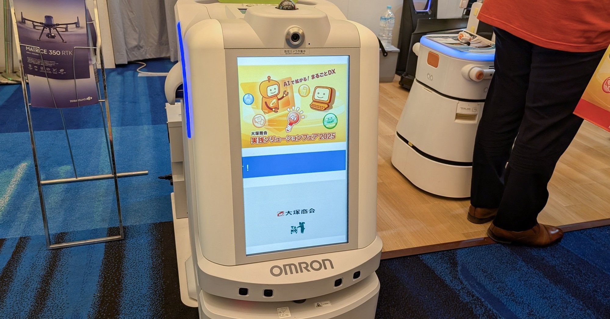 動画広告を流せる清掃・警備ロボット」も “導入・運用をラクに”の工夫