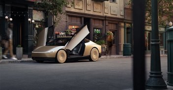 Teslaのロボタクシー「Cybercab」が日本で実車初公開　東京・大阪・名古屋で