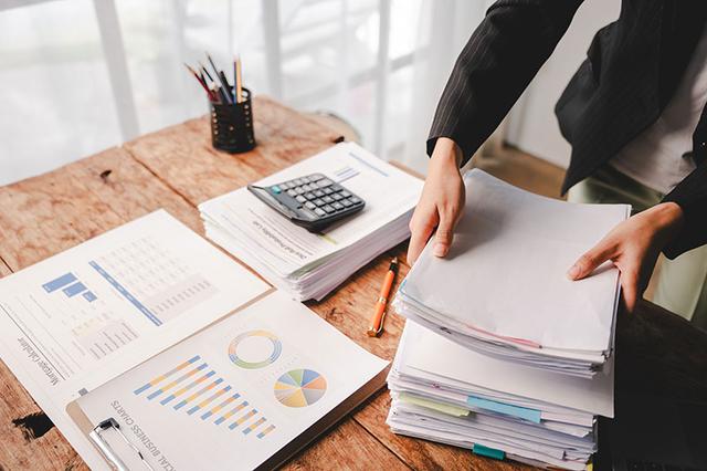 予算管理と予実管理の違いとは?それぞれの目的と進め方を徹底解説のメインビジュアル