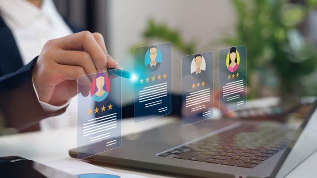 労務管理をクラウドで効率的に！クラウド型労務管理システムのメリットや選び方のメインビジュアル