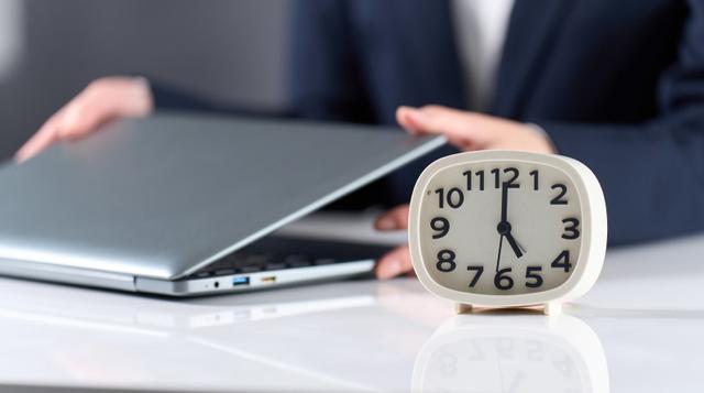 エクセルで従業員のシフト管理はできる？効率化のコツとエクセル管理の限界を知るのメインビジュアル