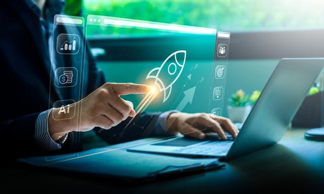 スタートアップ向けCRMで事業成長を加速するには?メリットと選び方・おすすめ製品を紹介のメインビジュアル