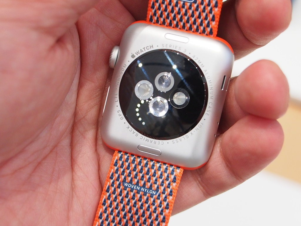 iPhoneがそばになくても便利に使える――「Apple Watch Series 3（GPS + Cellularモデル）」を速攻レビュー