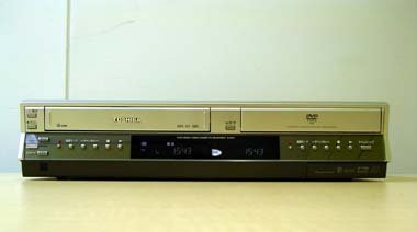似て非なる3つのVHS一体型DVDレコーダー（画像）（3/6枚目） - ITmedia