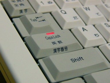 キー埋め込みLEDもバシッと明るい