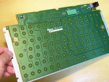 背面の基板部分。作りは非常にシンプルに見える