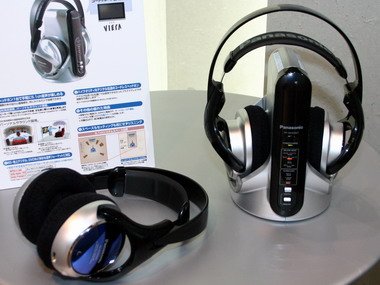 デジタルコードレスで2万6000円――松下がサラウンドヘッドフォン（画像