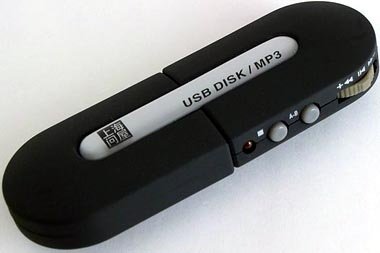 上海問屋、512Mバイトメモリを搭載して1万円を切るMP3プレーヤー（画像