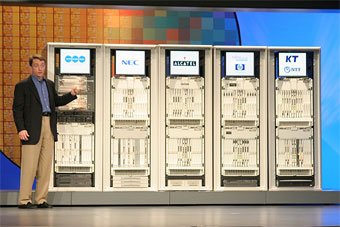 Advanced TCA対応製品を紹介するゲルシンガー氏