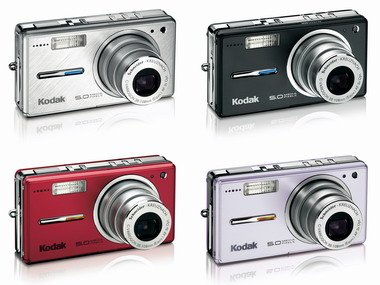 コダック、薄型＆大画面液晶のデジカメ新シリーズ「V550／V530」（画像
