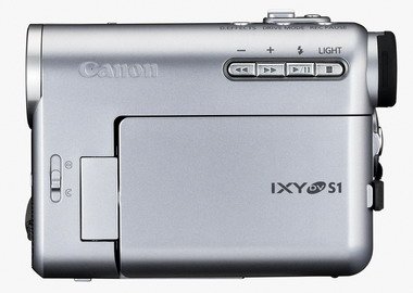 シンプルボディに高性能”の新提案DVカメラ「IXY DV S1」（画像）（1/3