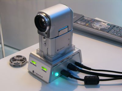 HDDビデオカメラ「gigashot V10」にネットワーク対応の次世代機（画像