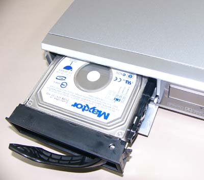 DVX-700 着脱式ハードディスク　ＤＶＤ、ＵＳＢ、メディアプレーヤー HDDを内蔵できるスマートさ――長瀬産業「DVX-700」（画像）（11/14枚目