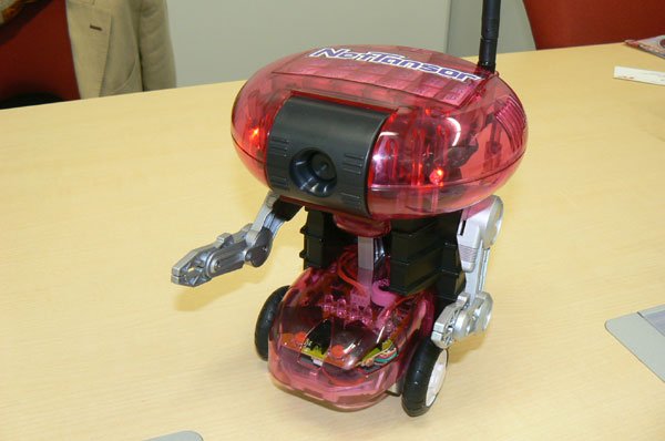 バンダイのホームロボット「ネットタンサー」を見てきた（画像）（1/13