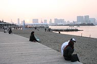 海辺に