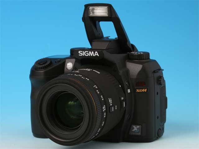 独自の3層撮像素子を採用したデジタル一眼レフ――シグマ「SD14」（画像