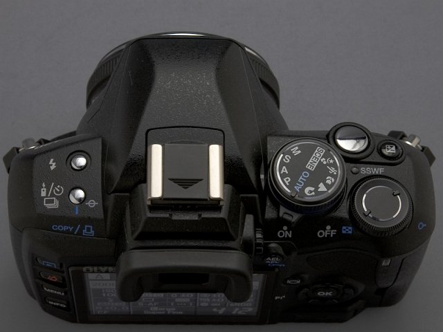 オリンパス E-420 ボディ パンケーキ+望遠ズームキット SDカード付 オリンパス「E-420」とパンケーキレンズの薄さを楽しむ（画像）（33/72
