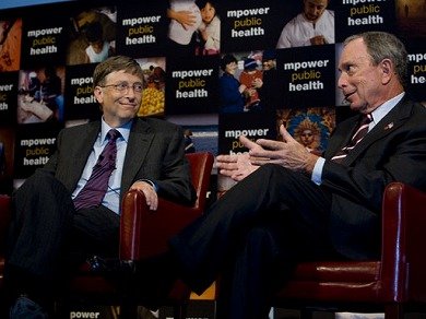 ゲイツ氏とブルームバーグ氏