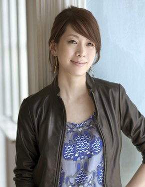 「ゲームをしたりタバコを吸ったりすることがクセになっている人がいるように、本を読むことが私にとってのクセなんです」と内田恭子さん