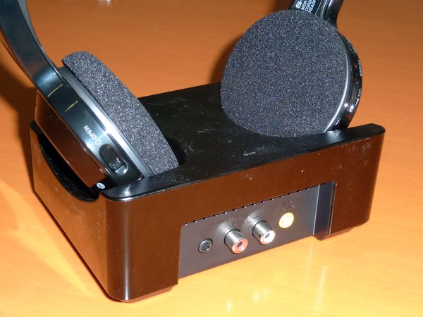 ソニー、低価格の赤外線コードレスヘッドフォン「MDR-IF245RK」（画像
