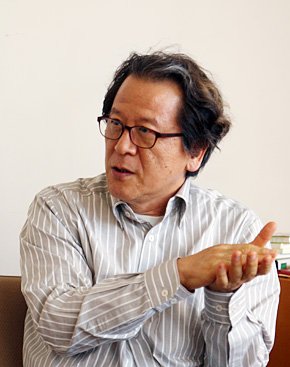 SFC研究所所長で、慶應義塾大学大学院 政策・メディア研究科の金子郁容教授