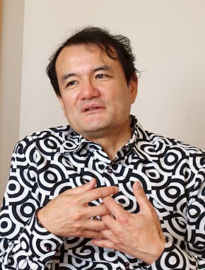 慶應義塾大学大学院 政策・メディア研究科の山中俊治教授