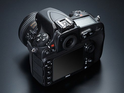 D810