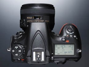 D810
