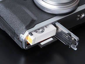 FUJIFILM X30