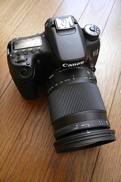 18-300mm F3.5-6.3 DC MACRO OS HSM