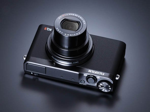 FUJIFILM XQ2