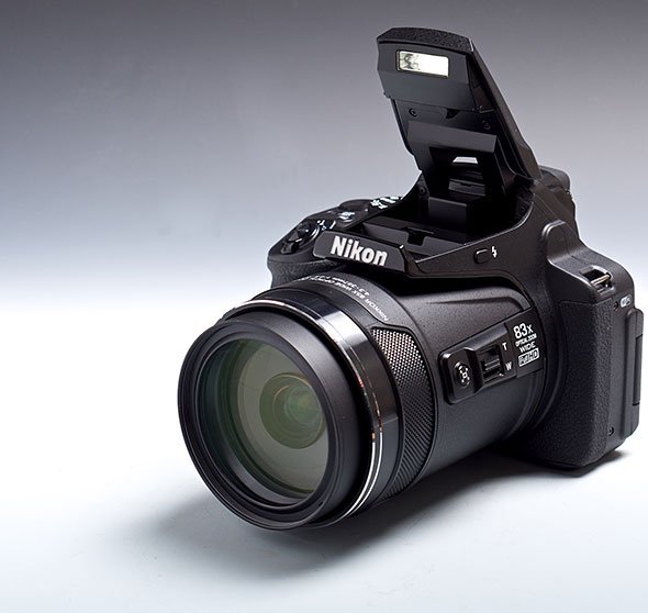 COOLPIX P900