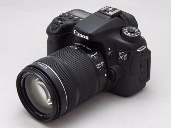 キヤノン「EOS 70D EF-S18-135mm F3.5-5.6 IS STMレンズキット」