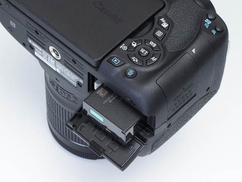 EOS Kiss X8i