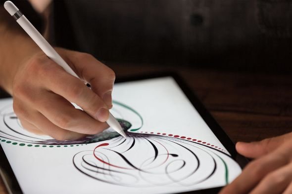 Apple Pencilは純正の筆圧感知対応ペン。iPadの利用の幅が広がりそうだ