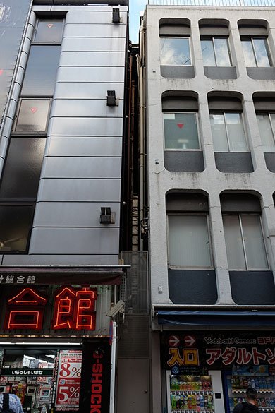 ヨドバシビル