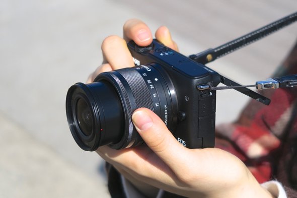 EOS M10