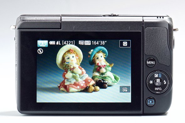 EOS M10