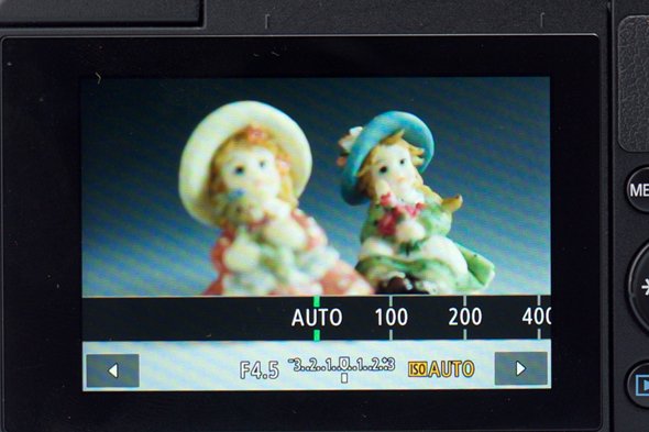 EOS M10