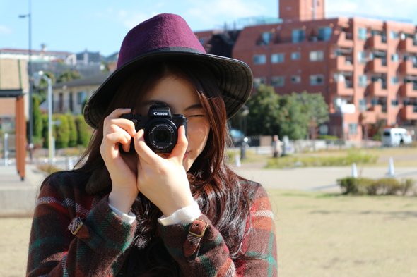 EOS M10