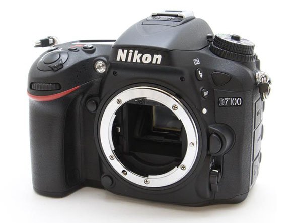 D7100