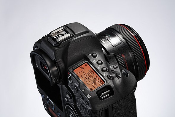 EOS-1D X Mark II