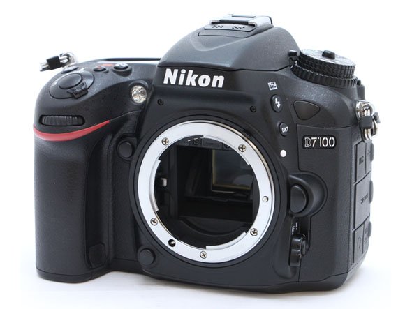 D7100