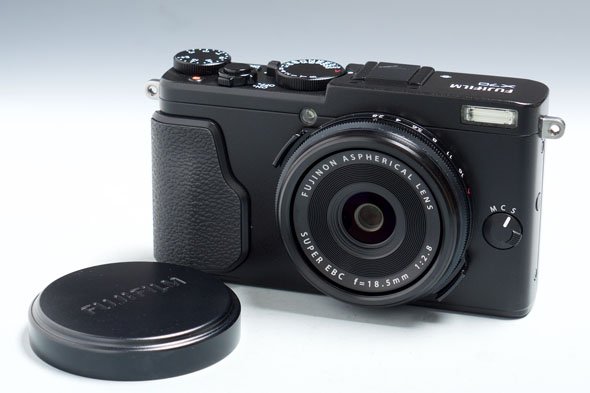 FUJIFILM X70