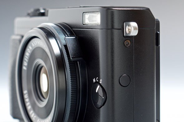 FUJIFILM X70