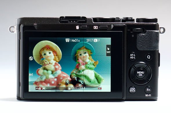 FUJIFILM X70