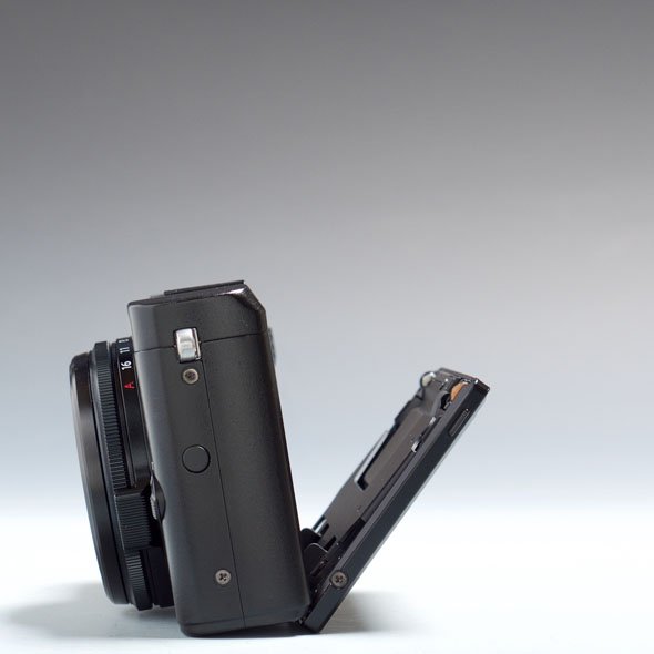 FUJIFILM X70