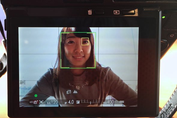FUJIFILM X70