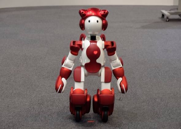 ロボット「EMIEW3」