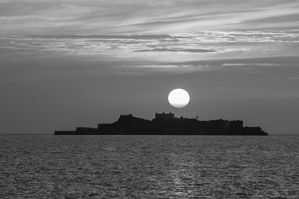 三好和義写真展「楽園の跡 軍艦島」